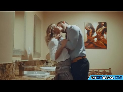 ❤️ כשבלונדינית חזה מפתה אותך בשירותים ציבוריים ️❌ סרטון סקס ב-iw.3dhentaix.ru ️❤
